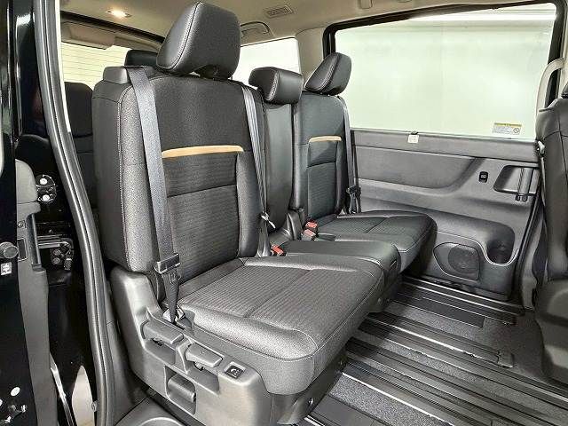 NISSAN SERENA  WG 4WD 2025