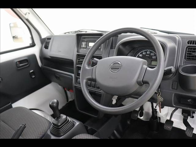 NISSAN NT100 CLIPPER 4WD 2019