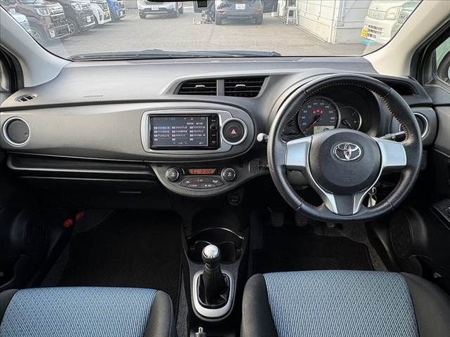 TOYOTA VITZ 2014