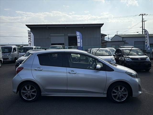 TOYOTA VITZ 2014