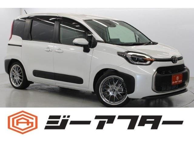 TOYOTA SIENTA HYBRID 2022