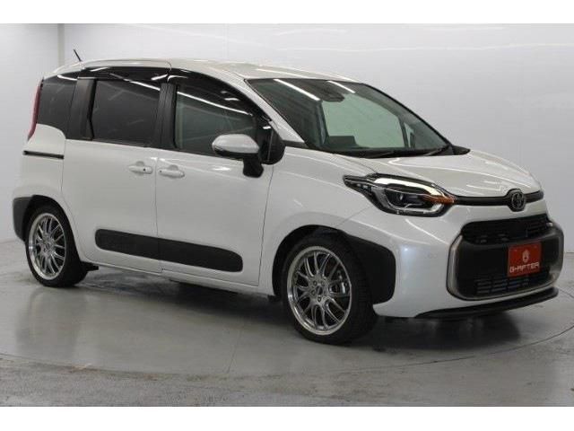 TOYOTA SIENTA HYBRID 2022