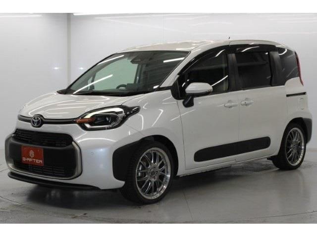 TOYOTA SIENTA HYBRID 2022