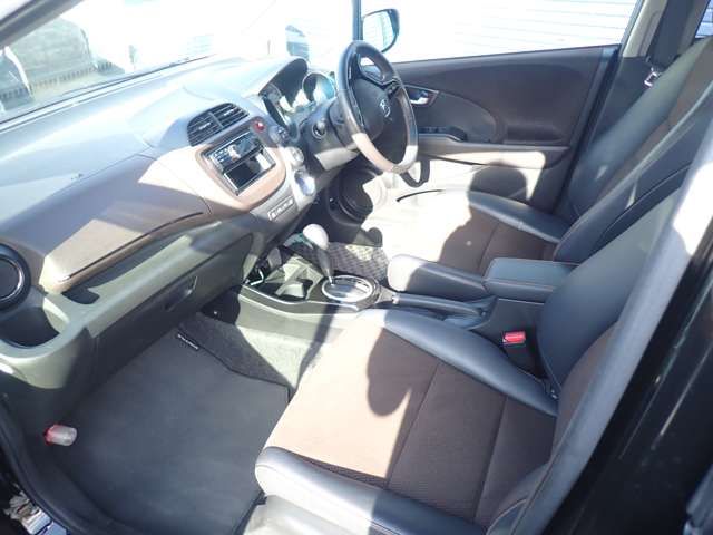 HONDA FIT SHUTTLE HYBRID 2012