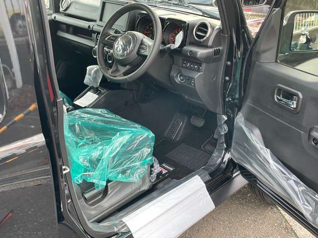 SUZUKI JIMNY NOMADE 2025