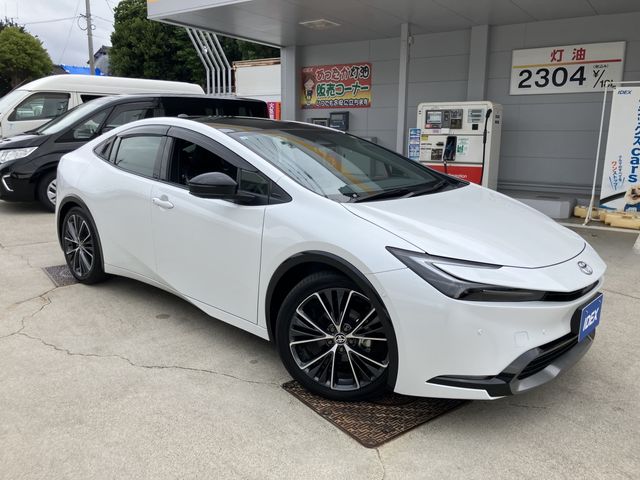 TOYOTA PRIUS 2025