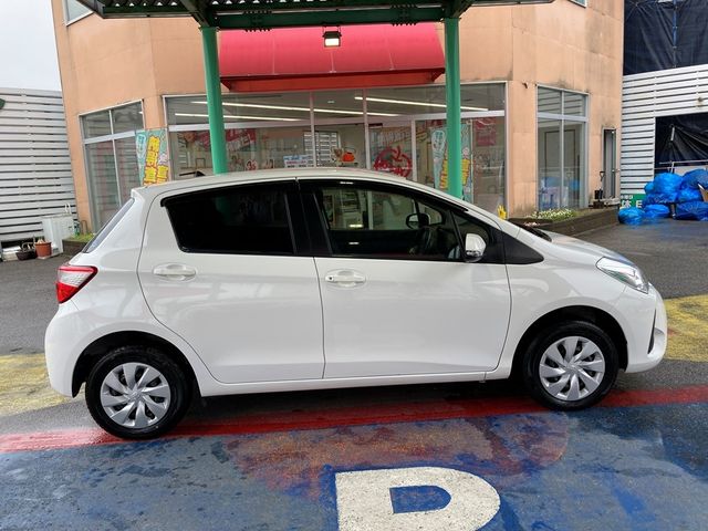 TOYOTA VITZ  4WD 2017