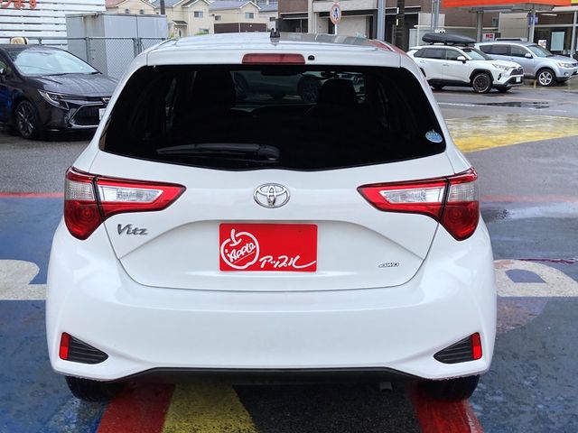 TOYOTA VITZ  4WD 2017