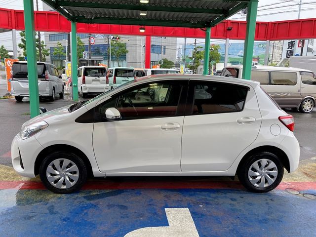 TOYOTA VITZ  4WD 2017