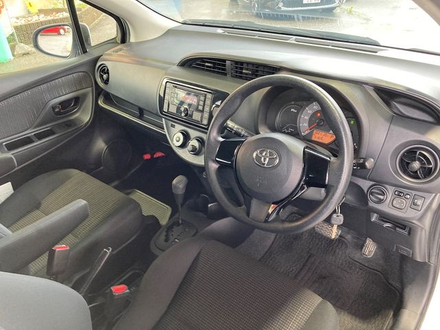 TOYOTA VITZ  4WD 2017