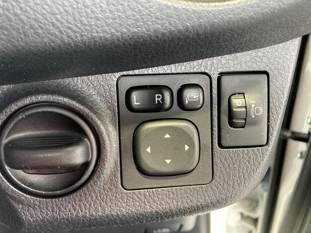 TOYOTA VITZ  4WD 2017