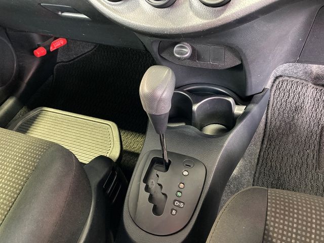 TOYOTA VITZ  4WD 2017