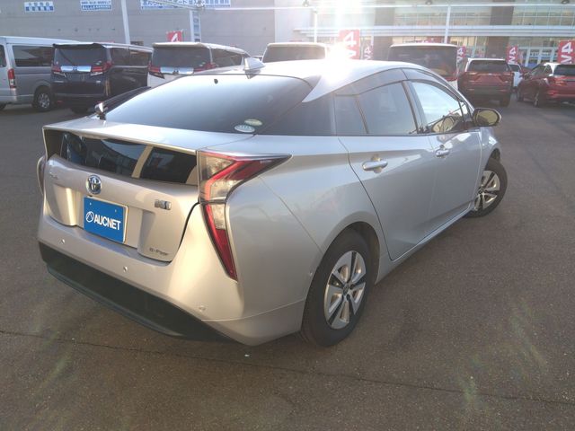TOYOTA PRIUS 4WD 2016