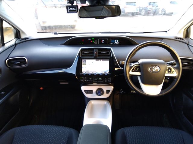 TOYOTA PRIUS 4WD 2016