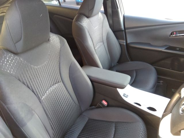 TOYOTA PRIUS 4WD 2016