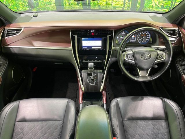 TOYOTA HARRIER 2WD 2017