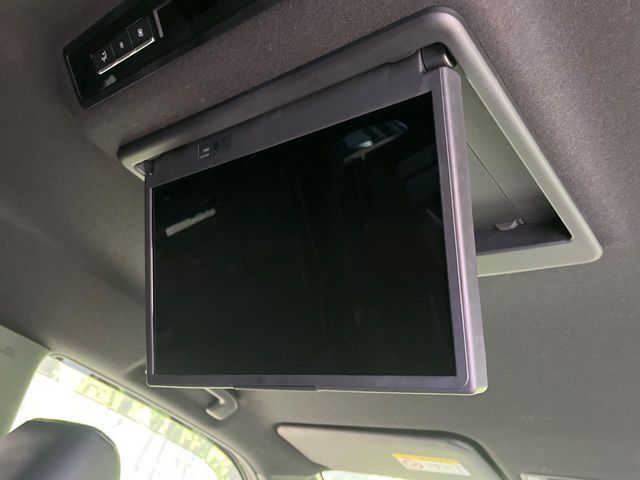 TOYOTA NOAH 4WD 2022