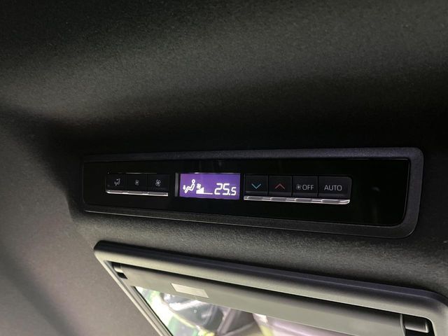 TOYOTA NOAH 4WD 2022