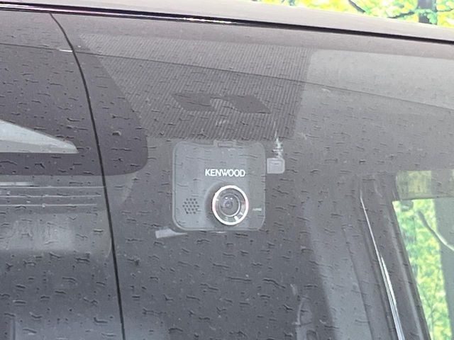 TOYOTA NOAH 4WD 2022