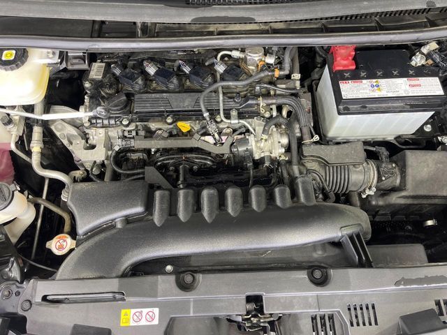 TOYOTA NOAH 4WD 2022