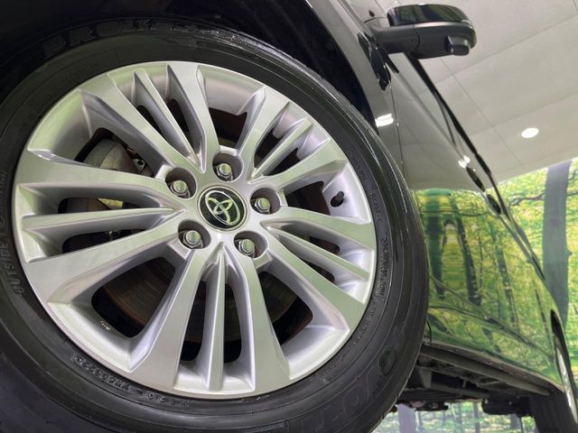 TOYOTA NOAH 4WD 2022