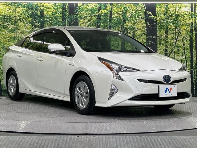 TOYOTA PRIUS 2018