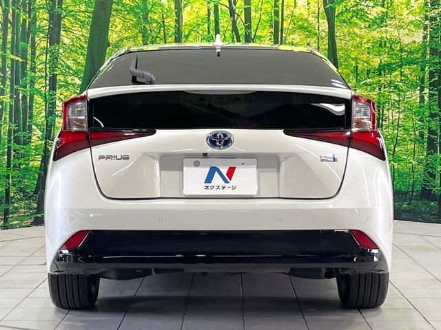TOYOTA PRIUS 2019