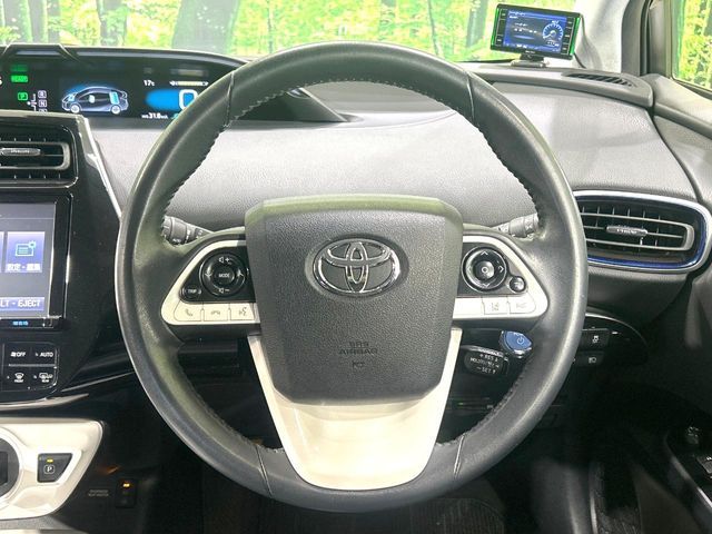 TOYOTA PRIUS 2016