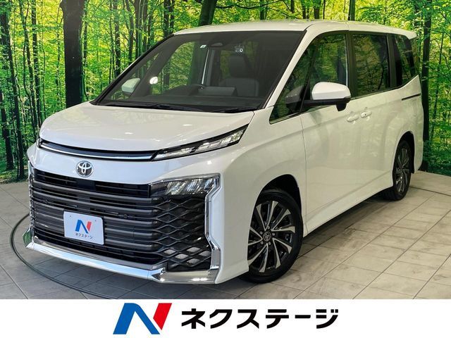 TOYOTA VOXY 2022
