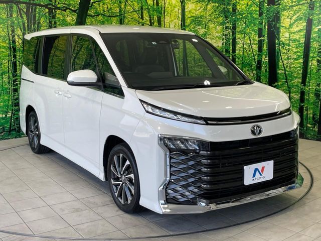 TOYOTA VOXY 2022
