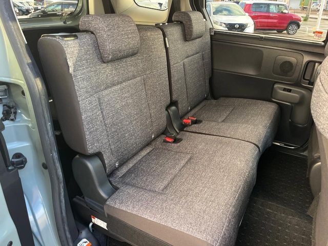 TOYOTA SIENTA HYBRID 2023