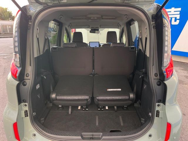 TOYOTA SIENTA HYBRID 2023