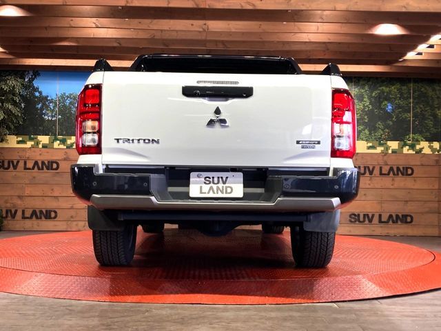 MITSUBISHI TRITON 2024