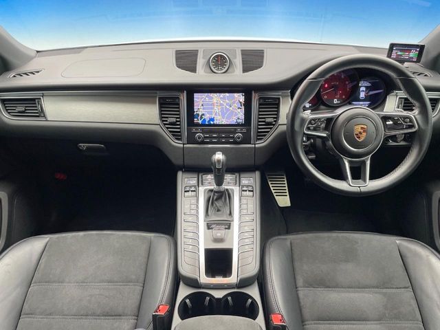 PORSCHE PORSCHE Macan 2016