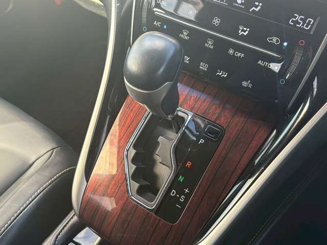 TOYOTA HARRIER HYBRID 2015