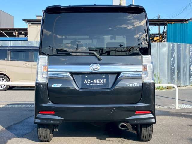 DAIHATSU TANTO CUSTOM 4WD 2014