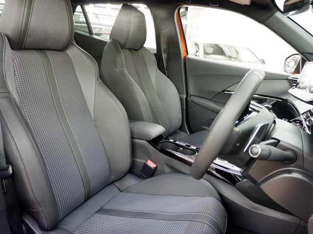 PEUGEOT PEUGEOT e-2008 2025