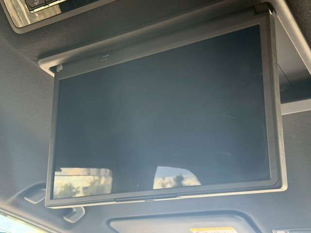 TOYOTA VOXY HYBRID 2022