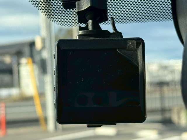 TOYOTA VOXY HYBRID 2022