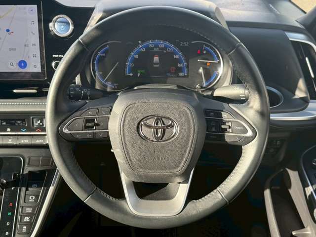 TOYOTA VOXY HYBRID 2022