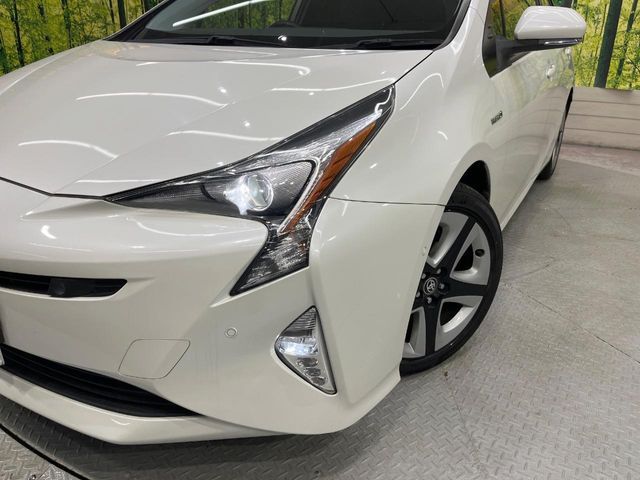 TOYOTA PRIUS 2016