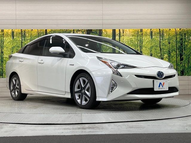 TOYOTA PRIUS 2016