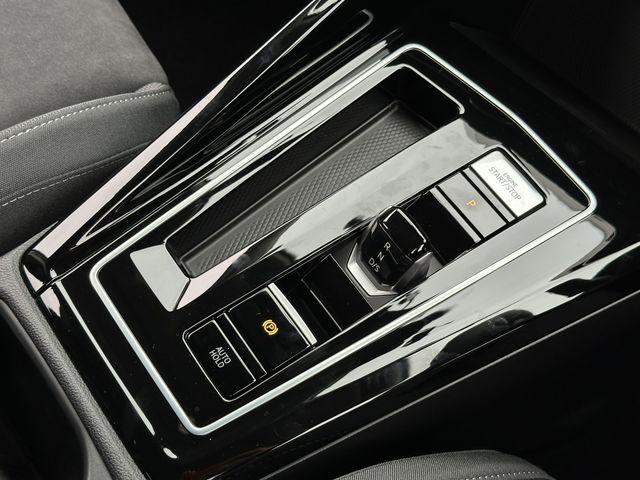 VOLKSWAGEN VOLKSWAGEN GOLF 2024