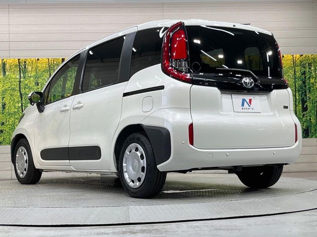TOYOTA SIENTA HYBRID 2023