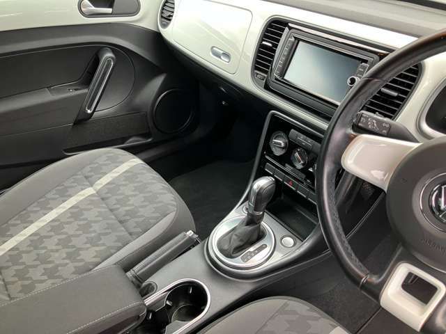 VOLKSWAGEN VOLKSWAGEN The BEETLE 2018