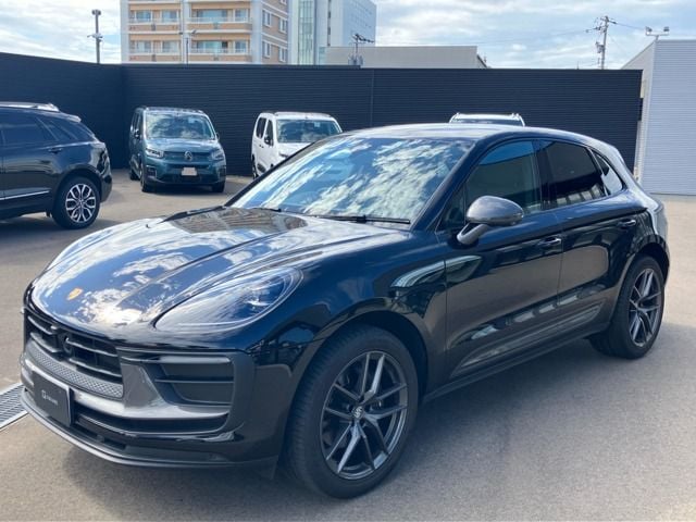 PORSCHE PORSCHE Macan 2023