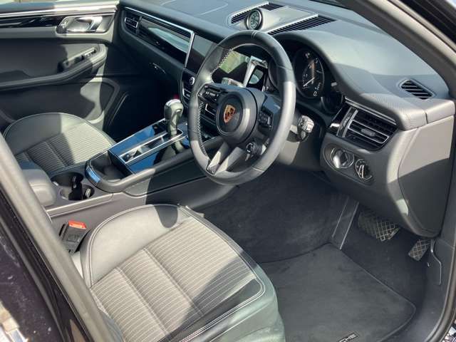 PORSCHE PORSCHE Macan 2023