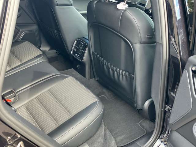 PORSCHE PORSCHE Macan 2023