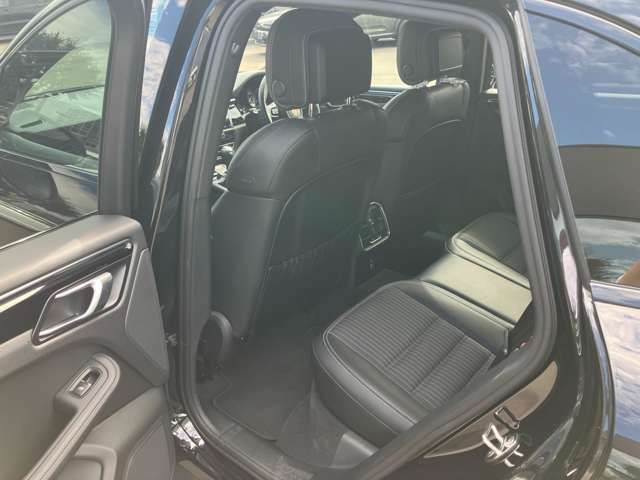 PORSCHE PORSCHE Macan 2023