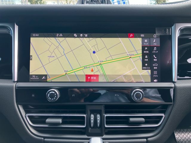 PORSCHE PORSCHE Macan 2023